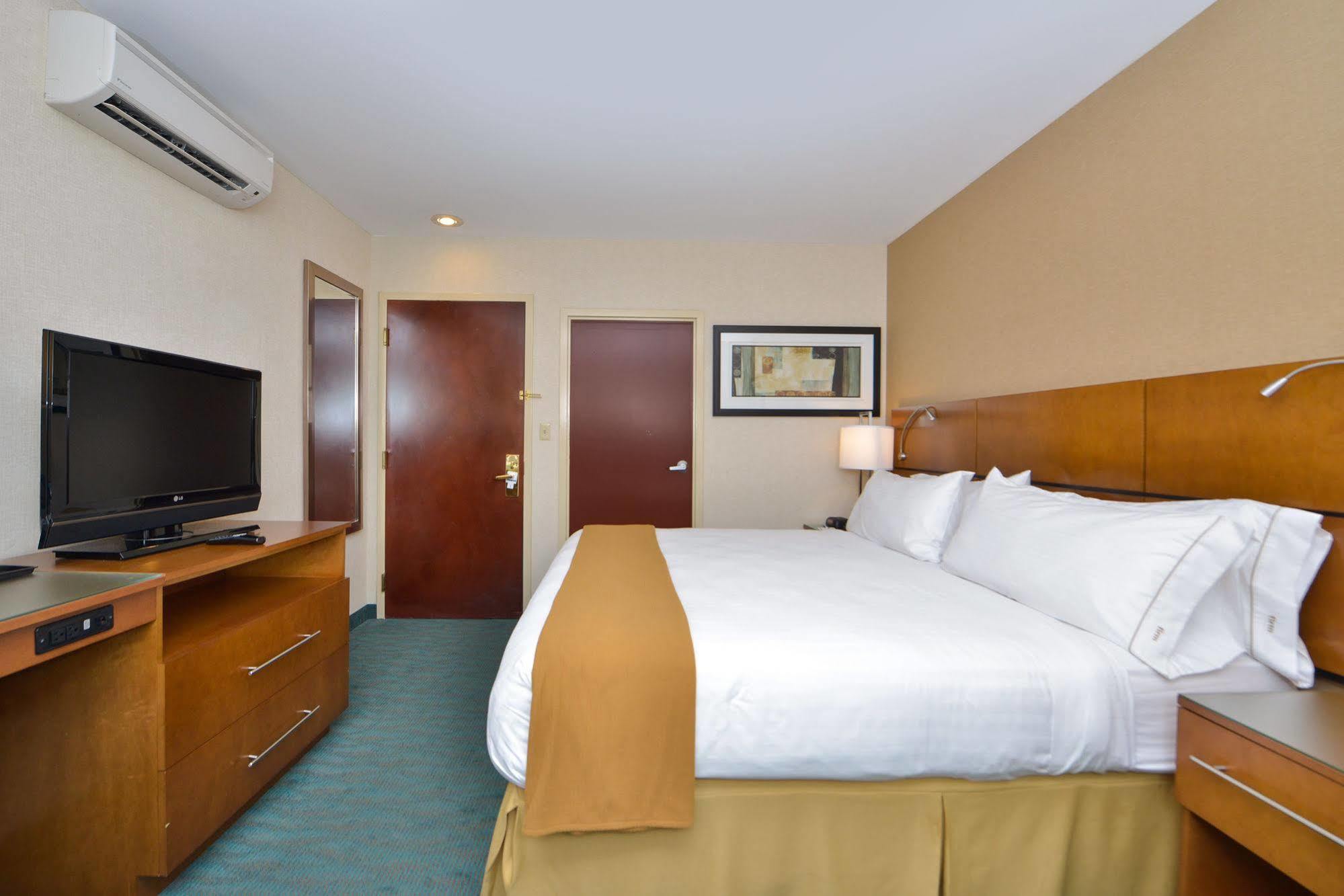 Holiday Inn Express Kennedy Airport, An Ihg Hotel New York Buitenkant foto