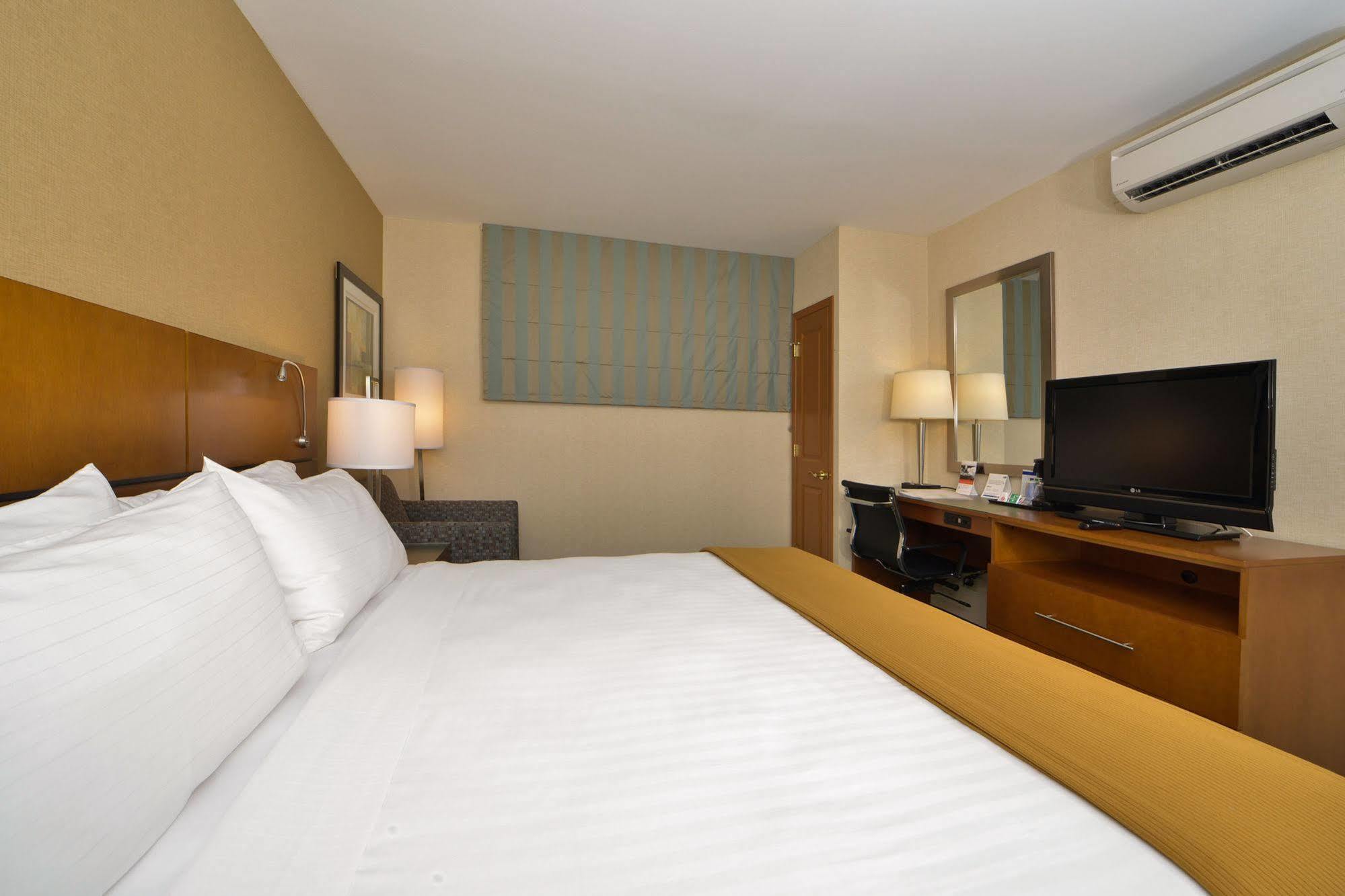 Holiday Inn Express Kennedy Airport, An Ihg Hotel New York Buitenkant foto