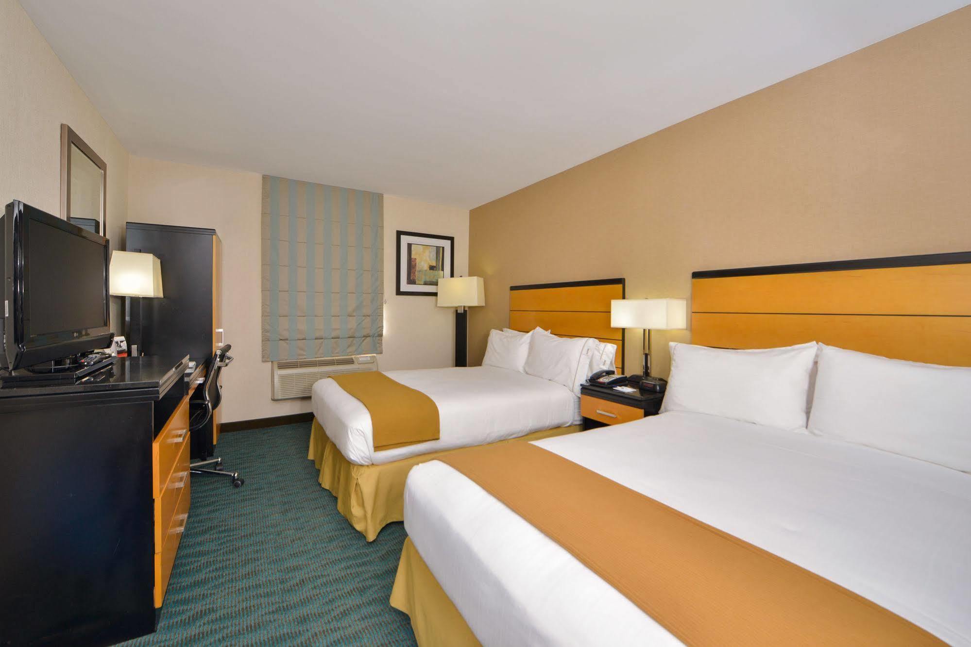Holiday Inn Express Kennedy Airport, An Ihg Hotel New York Buitenkant foto